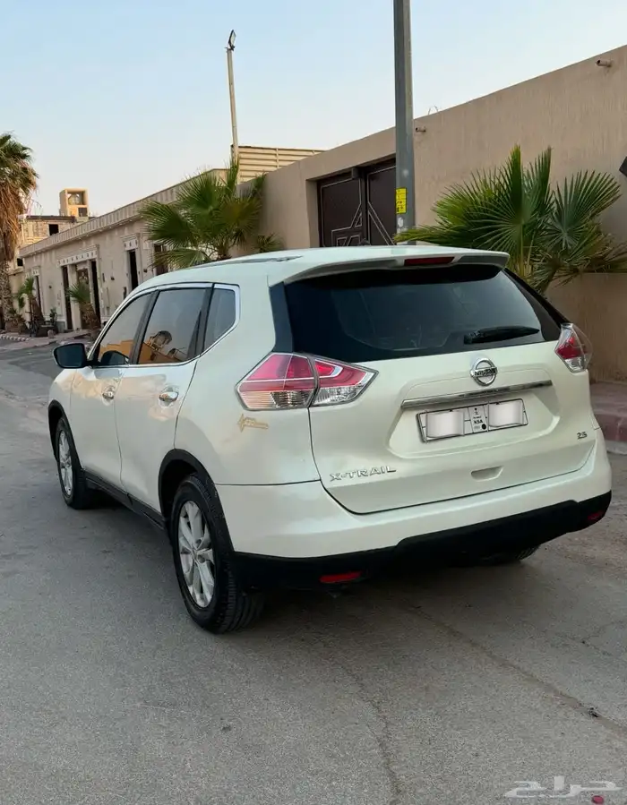 اكس تريل 2015 ابيض 5