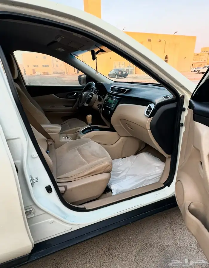 اكس تريل 2015 ابيض 7