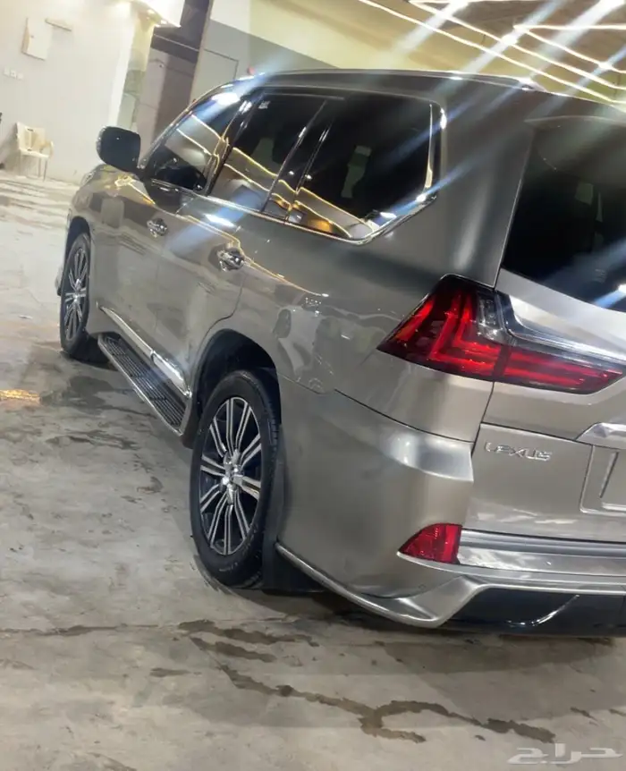 لكزس LX570 الموديل 2016 3