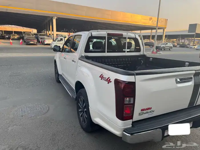 اسوزو ديماكس 2020 GT فل كامل بلد 3