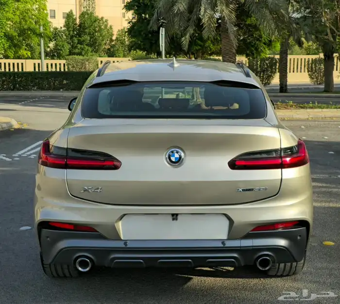بي ام X4 2021 10