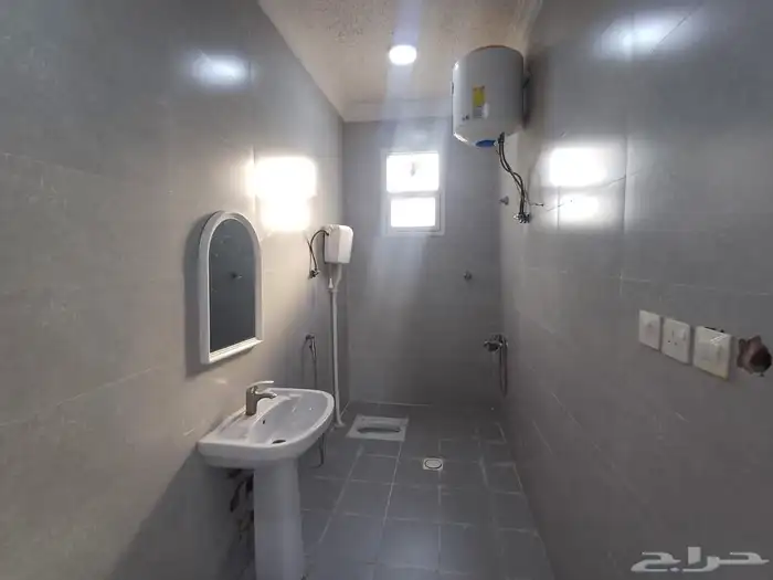 للايجار فله درج داخلي بحي الرمال 26