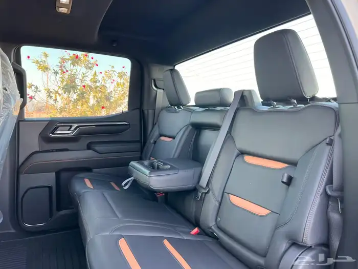 سييرا GMC AT4 2023 14