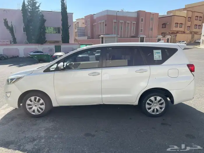 تويوتا انوفا 2017 3