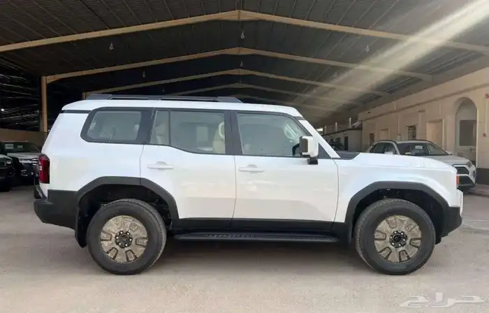 برادو TXL2 بنزين 2025 لؤلؤي 4