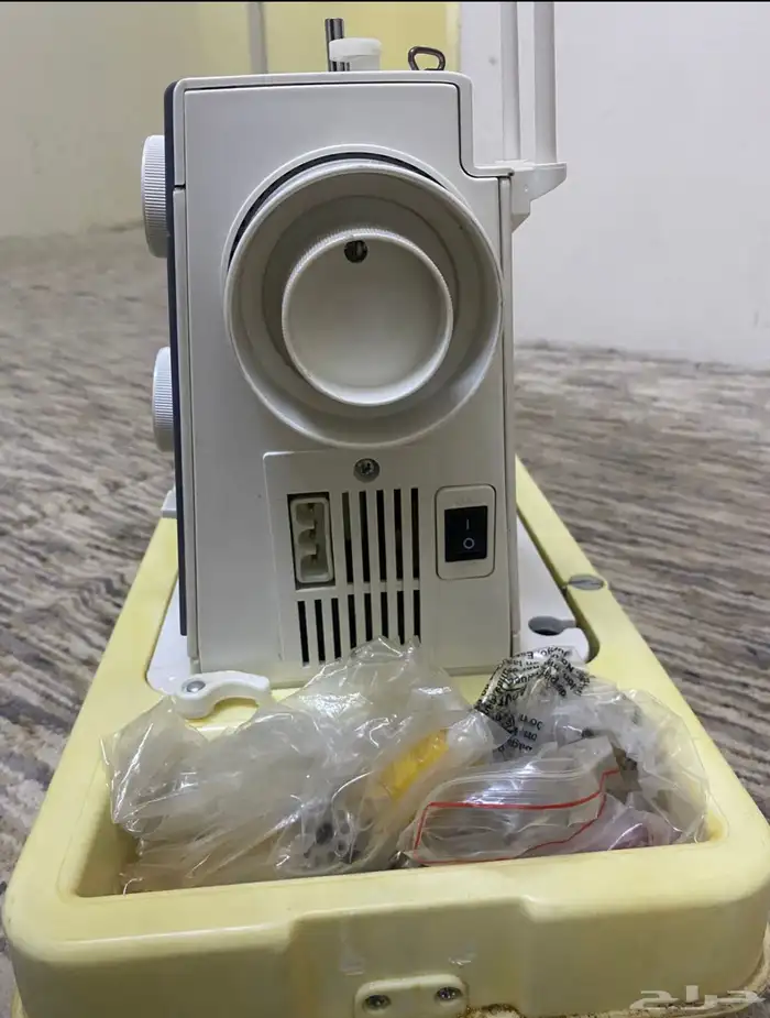 مكينة خياطه جديده جميع اغراضها معها 0