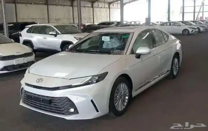 تويوتا كامري LE بنزين 2025 0