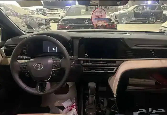 تويوتا كامري LE بنزين 2025 3