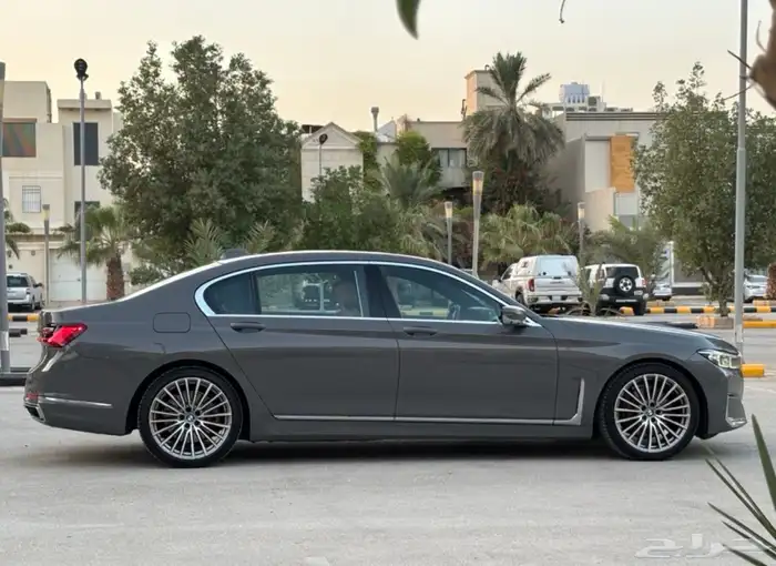 بي ام دبليو 2021 740li 6