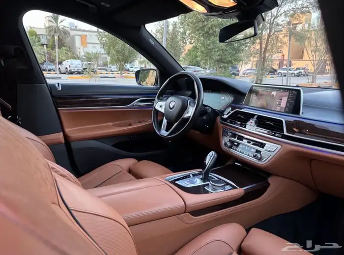 بي ام دبليو 2021 740li 13