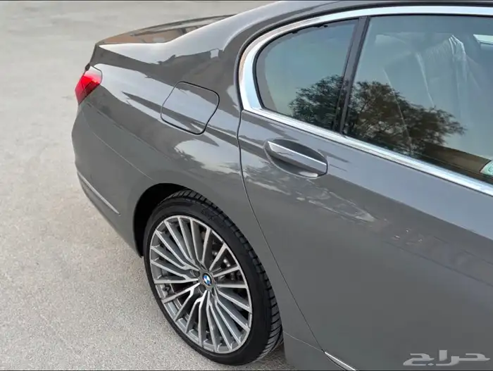 بي ام دبليو 2021 740li 9