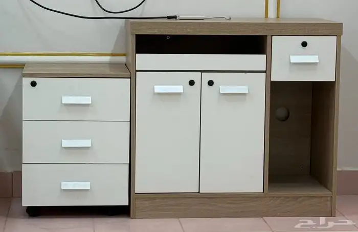 مكتب راق بجودة عالية 1