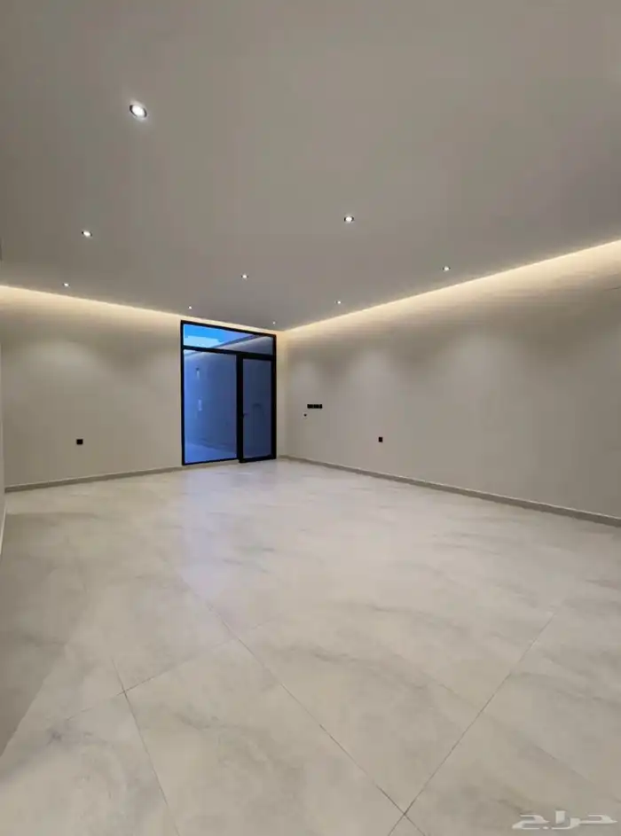 ايجار تاون هاوس جديد يحتوي على 4 غرف نوم ماستر   غرفة سواق 7