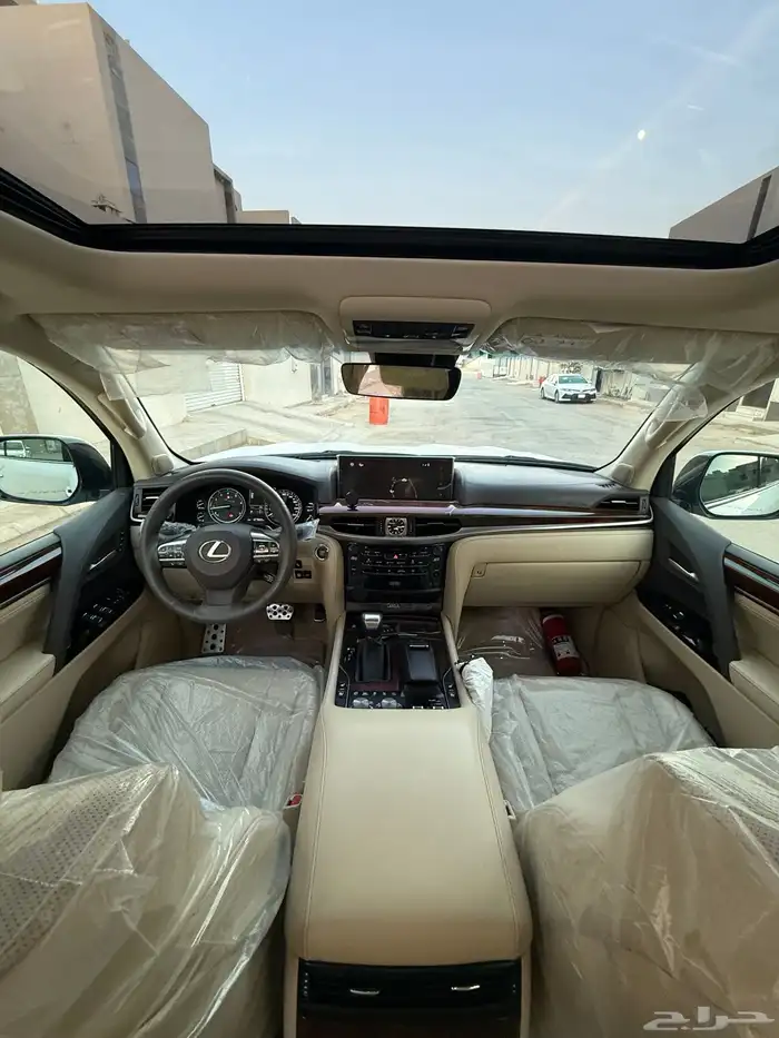 تم البيع تم البيع لكزس LX 2016 عداد 128 شرط 45