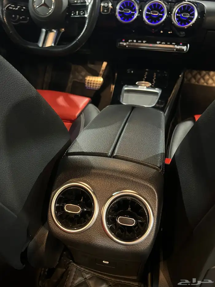 مرسيدس A200 موديل 2024 عداد 52 الف AMG 44