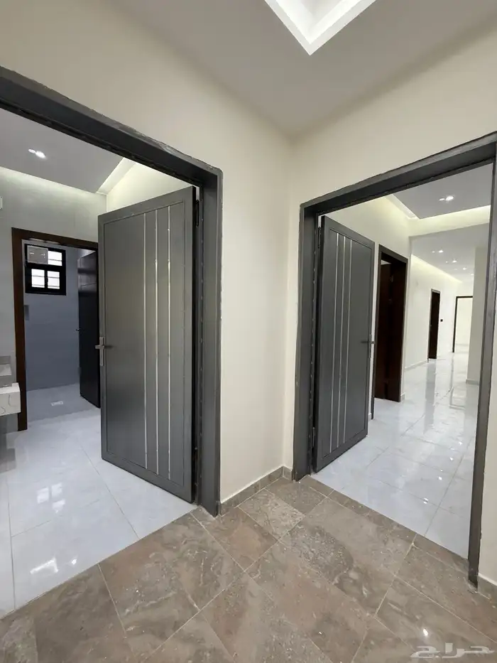 للبيع ارواف علويه وارواف ارضيه ببايكة سيارة ف شمال الخميس 31