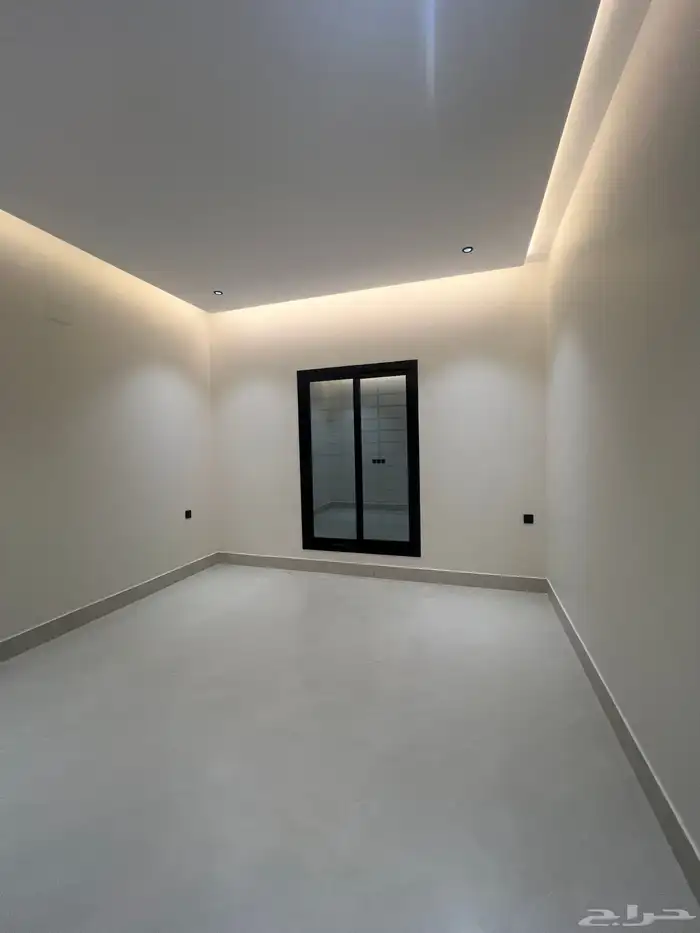 للبيع ادوار علوية مع ملحق و سطح خاص مخطط الحسام 12