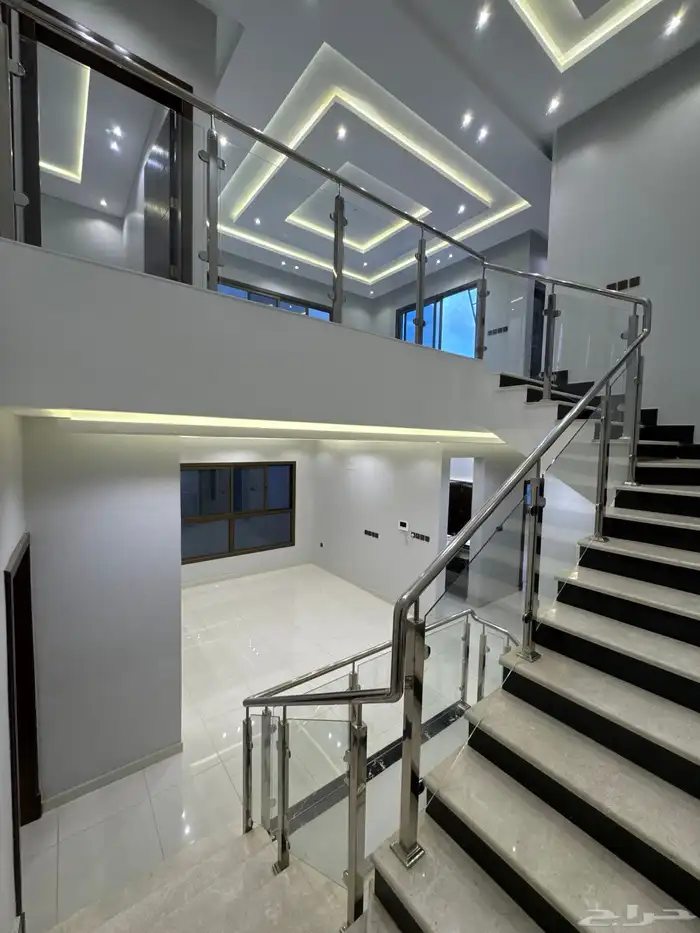 للبيع فيلا مودرن دورين وملحق بحي راقي واصل جميع الخدمات 37