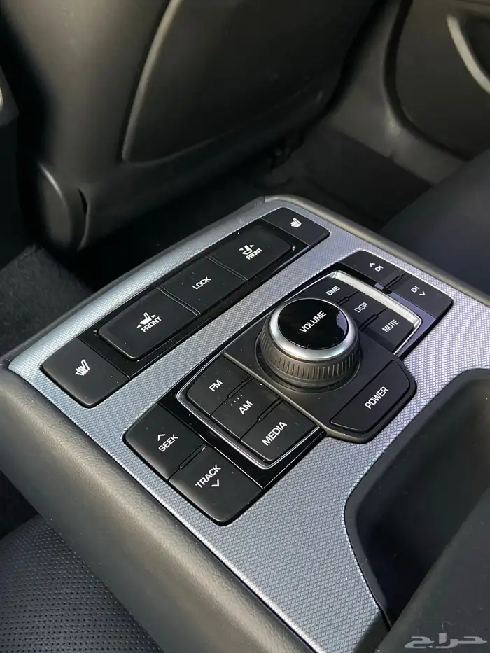 جنسس 2020 ( بنزين ) 3.3 17