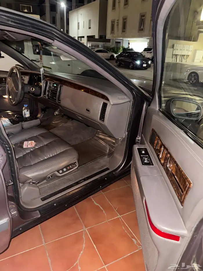 للبيع كاديلاك فليتوود 1993 9