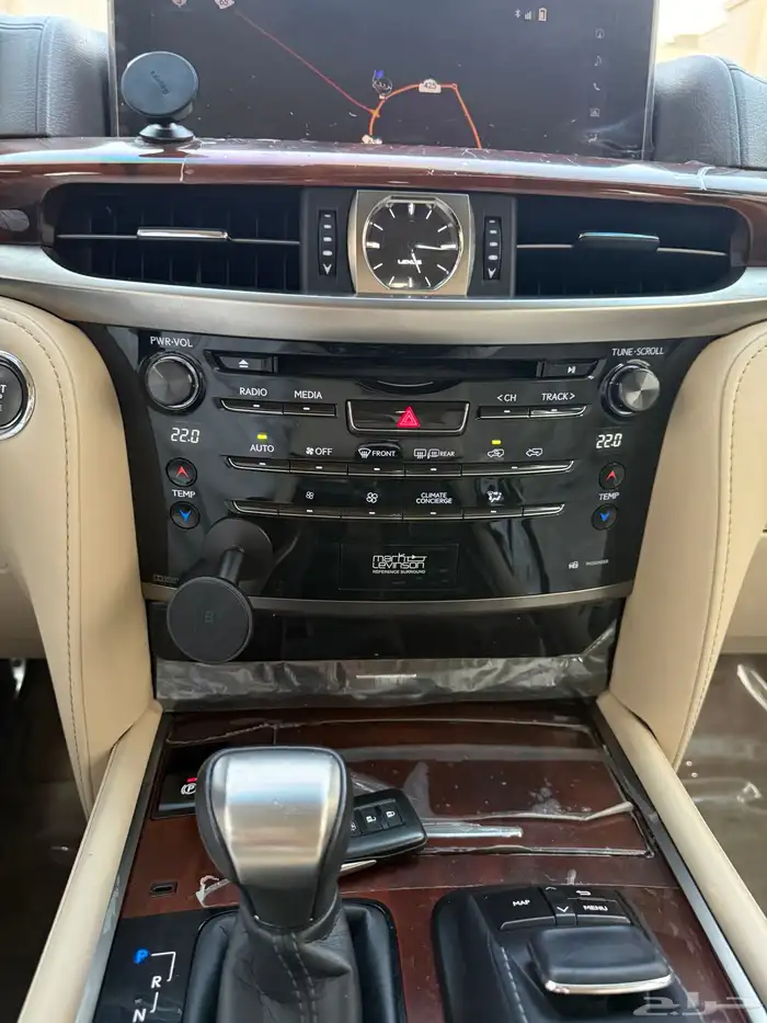 تم البيع تم البيع لكزس LX 2016 عداد 128 شرط 39