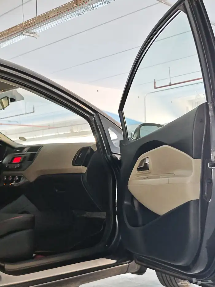 ريو هاتشباك نص فل مخزن 45