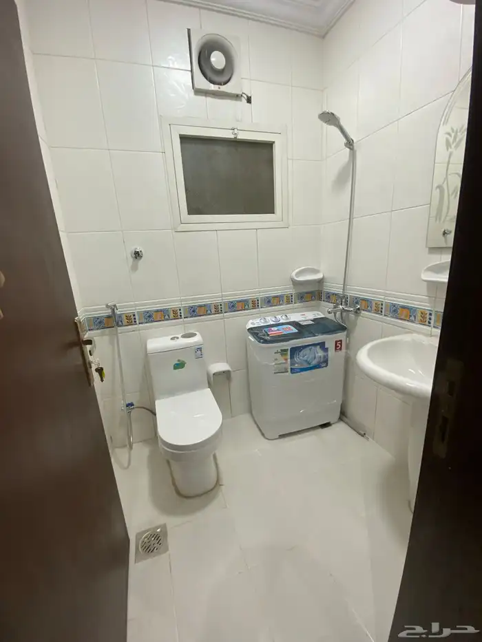 شقه للإيجار بحي الصفا 5