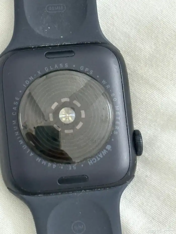 ساعة ابل SE 2