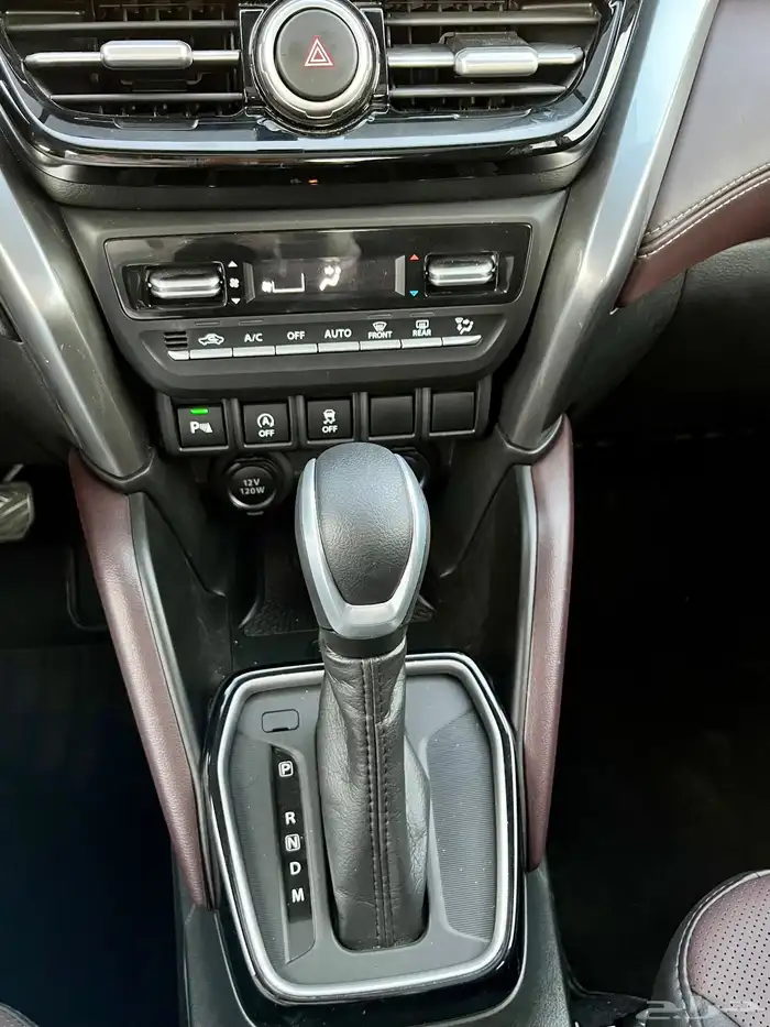 تويوتا اوربان كروزر GXL 2025 ( فل كامل ) 12