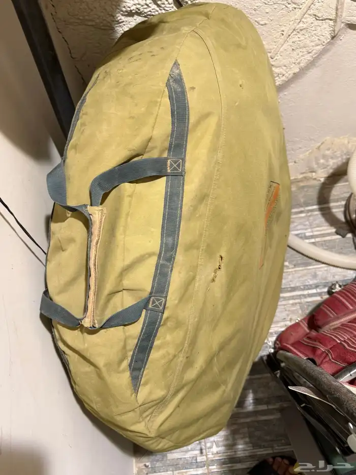 خيمة مكشات مقاس 3م في 3م حالتها جيده جدا بكامل معداتها 1