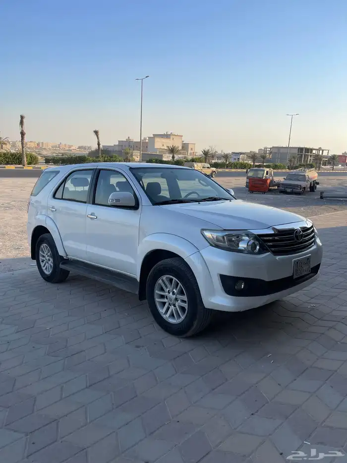 للبيع فورتشنر 2015 دبل 4 سلندار 4