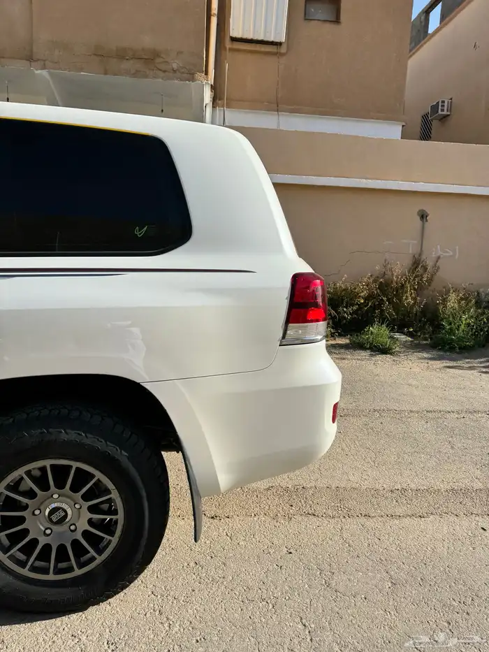 لاندكروزر 2020 هدد فل كامل 12