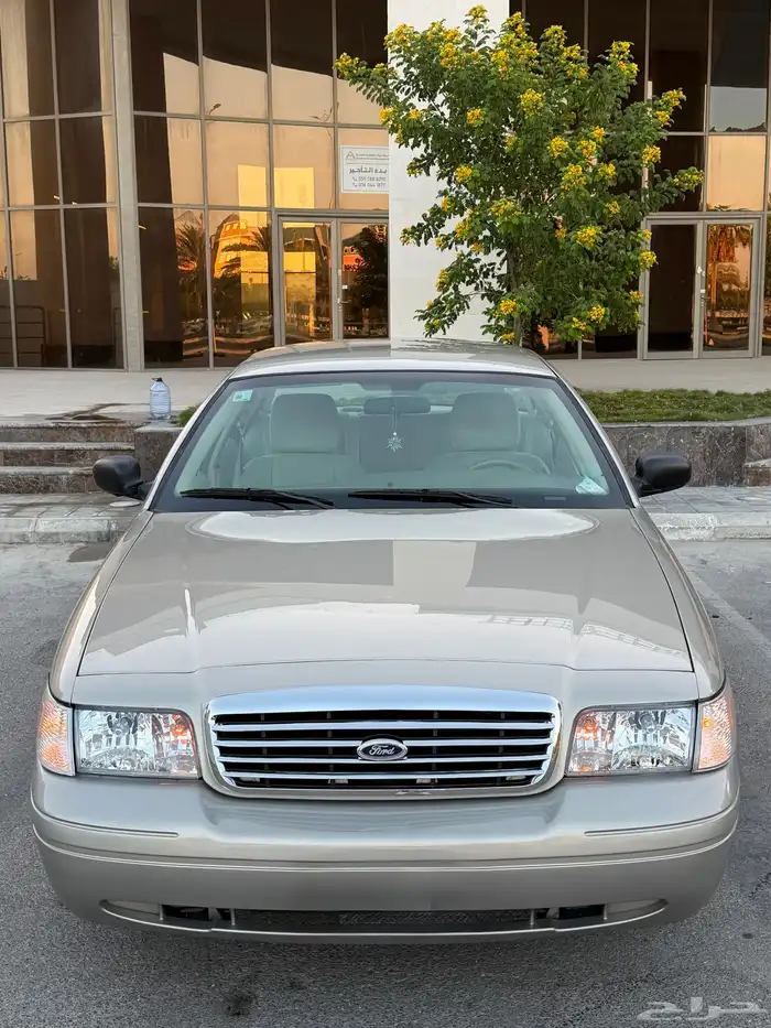 للبيع فورد فكتوريا 2011 0