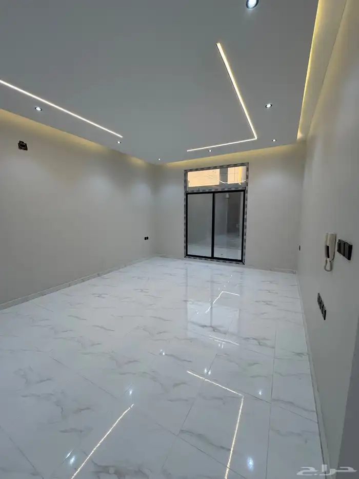 للبيع فيلا مستقل زاويه شارعين 7