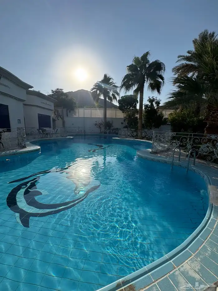 استراحة لاقينا هوم اشجار وزرع ومسبح كبير 4