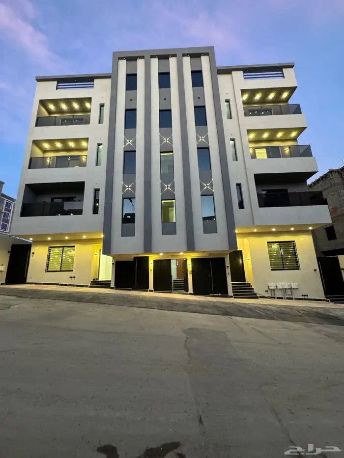 للبيع بجوار كوبري مطار أبها شقق تمليك علوي درج داخلي للسطح 0