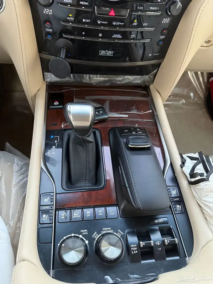 تم البيع تم البيع لكزس LX 2016 عداد 128 شرط 40