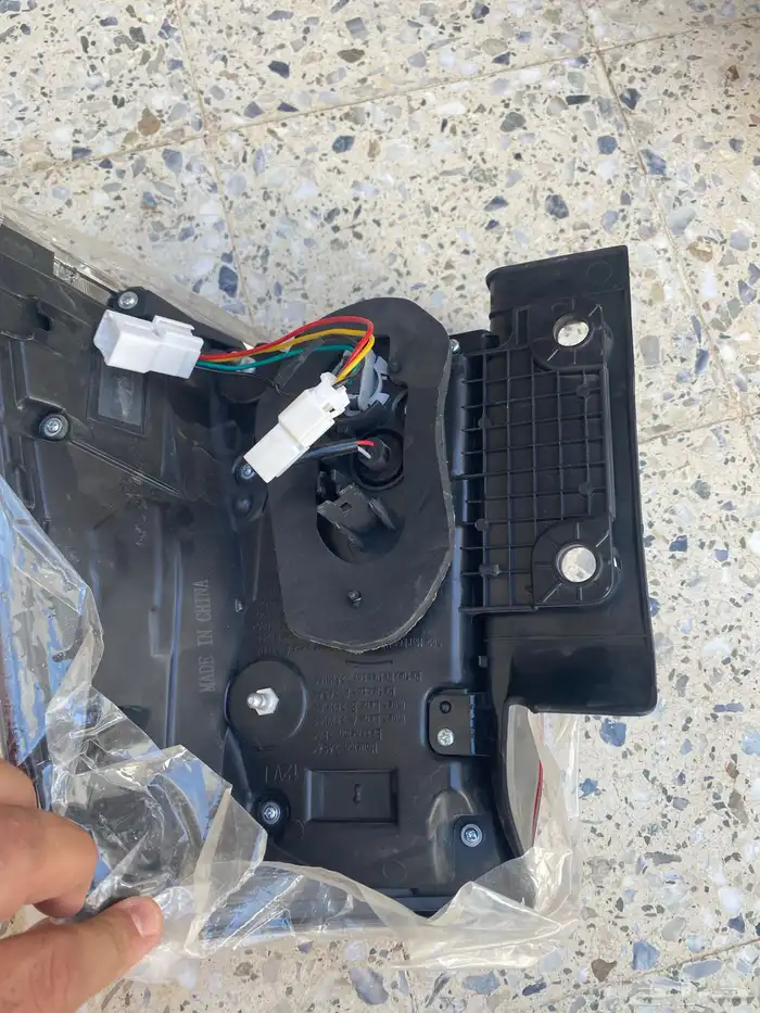 اسطب لكزس 2015 خلفي مع العواكس 4