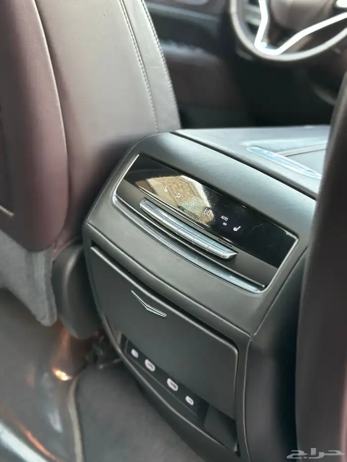 اسكاليد 2021 (بلاتينيوم سبورت) 23