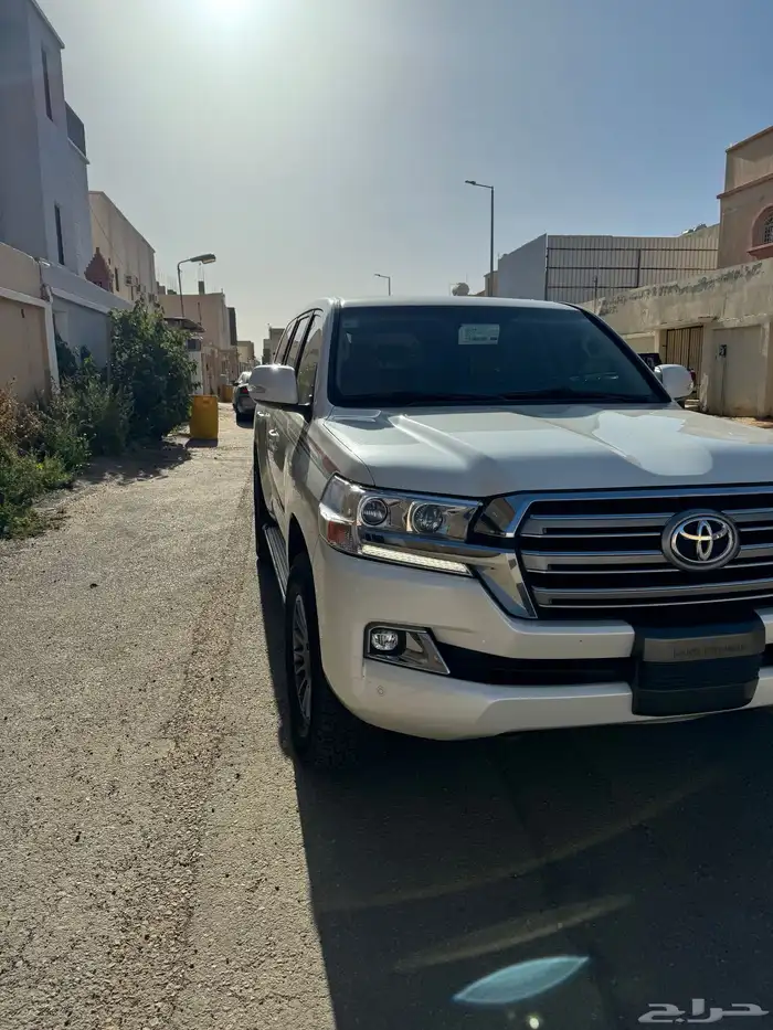 لاندكروزر 2020 هدد فل كامل 13