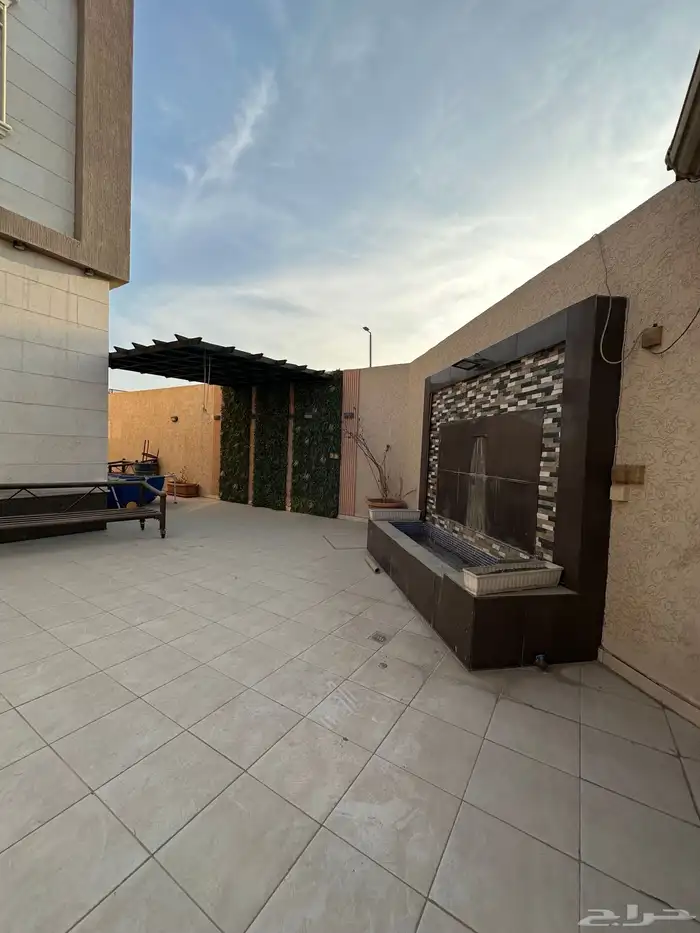 للايجار فيلا كبيرة موؤثثة في حي الشعلة 3