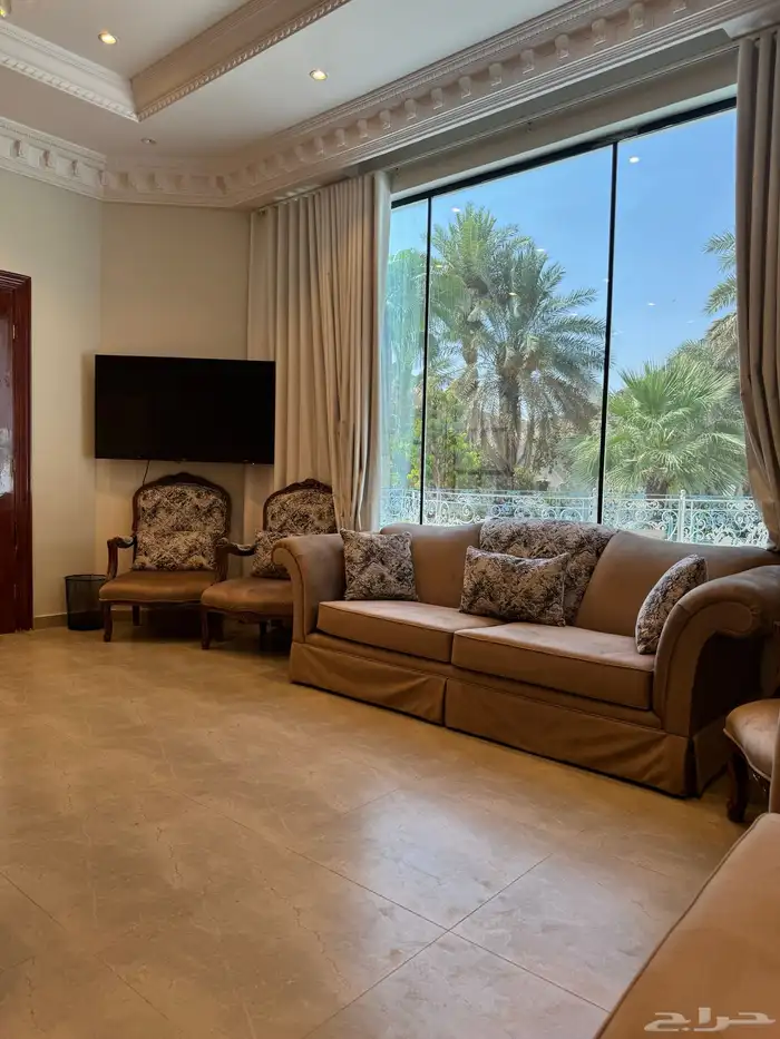 استراحة لاقينا هوم اشجار وزرع ومسبح كبير 16