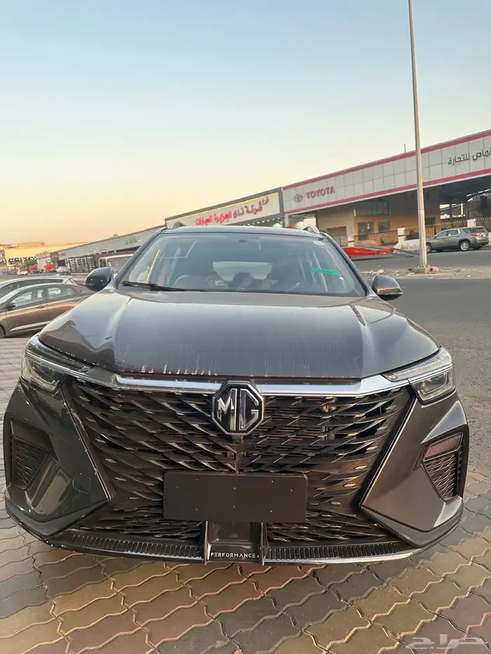 ام جي RX5 كمفورت نص فل 2023 ابيض رمادي 1