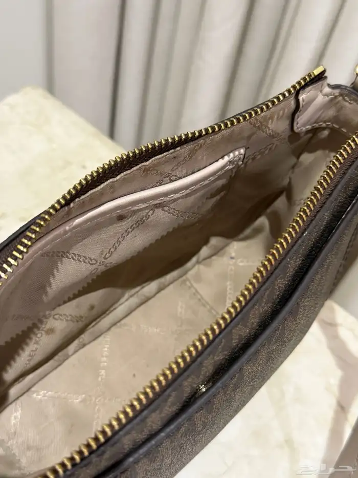 شنطة مايكل كورس 4