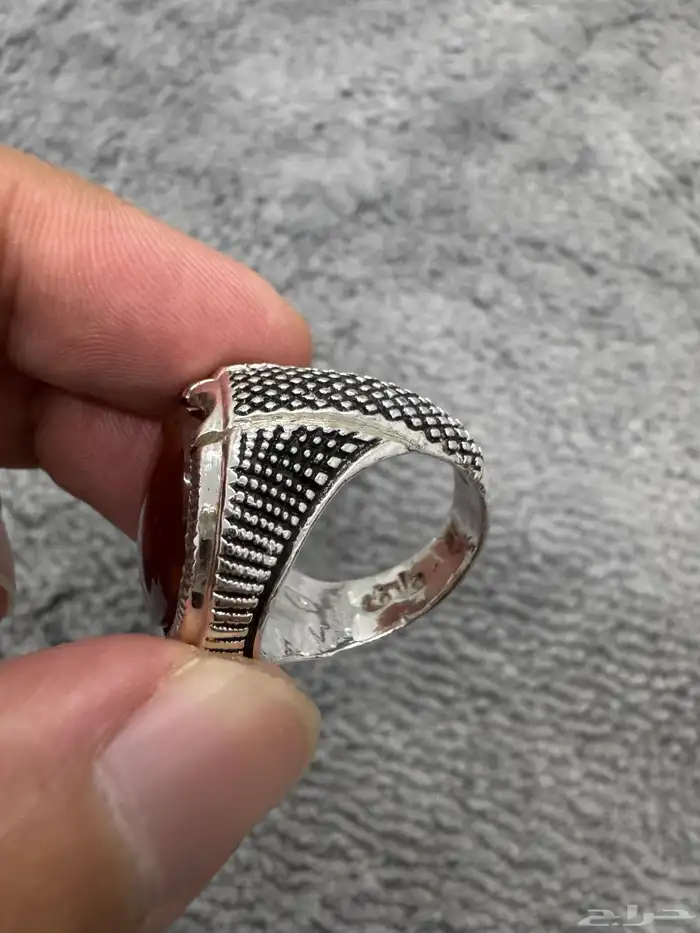 خاتم عقيق يماني احمر مزعفر 6