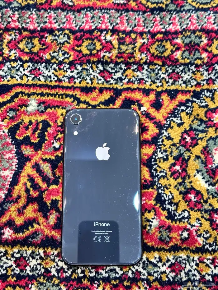 آيفون اكس آر للبيع كل شي فيها وكاله 0