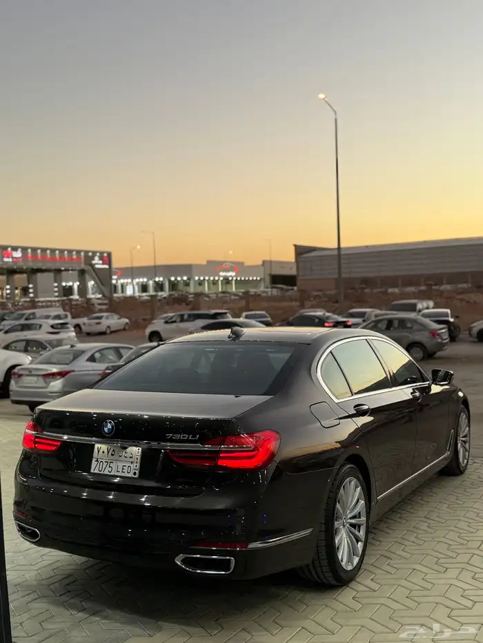 BMW 730i 2019 ناغي مخزن 7