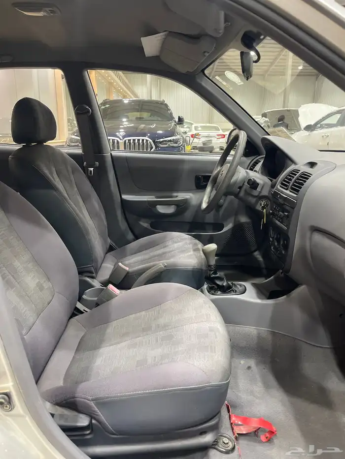 اكسنت موديل 2005 قير عادي مخزن 6