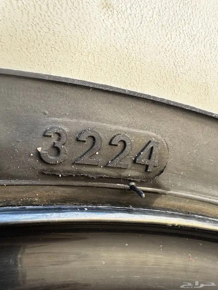 جنوط مرسدس مع كفرات 4