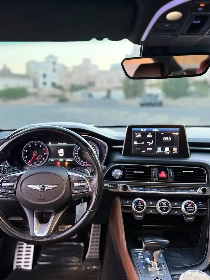 جنسس G70 (2018) 7